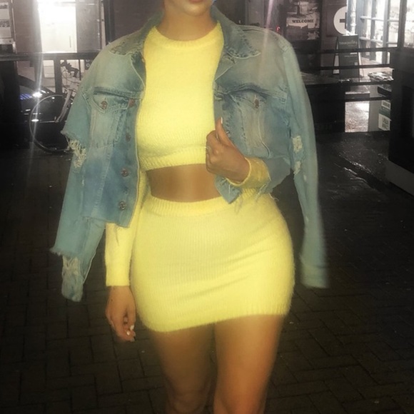 • FASHION NOVA - yellow 2 piece set 🐥 - Picture 1 of 3